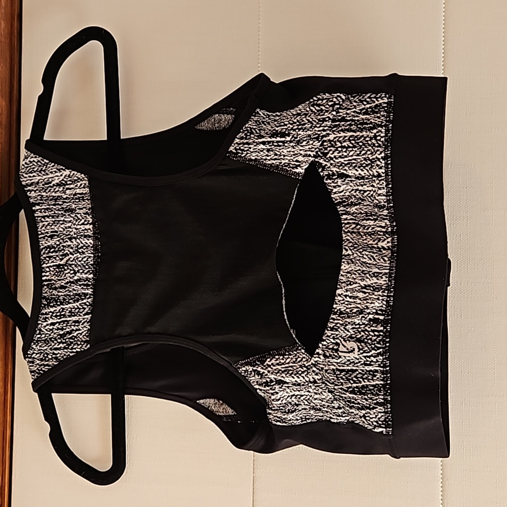 Buffbunny Black & White Jacquard Zip-front Sports Bra, Sz. M - Picture 10 of 10